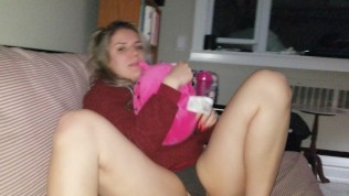 Daddy rubs and plays with teen’s cameltoe