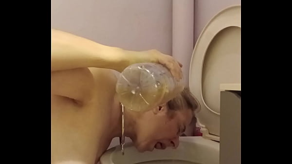 2024 09 10 Esclave F autoseance lecheuse de WC