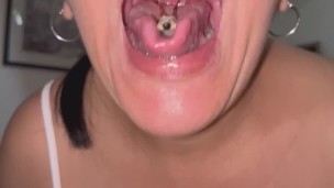 Mia giantess BBW body worship, vore and farts